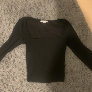 Topp - Basic svart topp från newyourker 