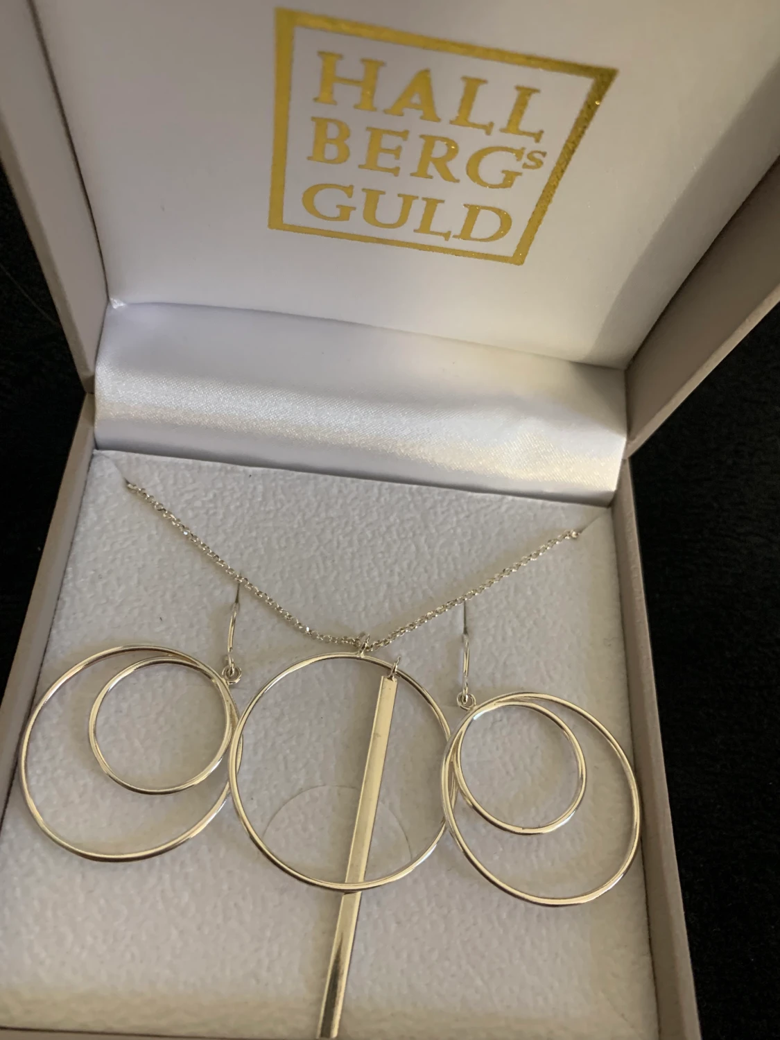 Smyckeset Hallbergs guld 