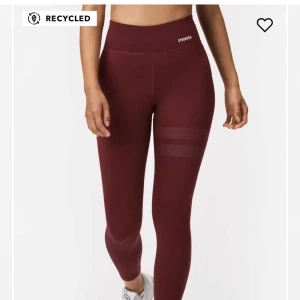 Stronger tights  - Röd/rosa stronger tights i storlek S. Dessa är i fint skick och säljs för 100kr exklusive frakt, nypris 699🫶 Kan även mötas upp i Stockholm!