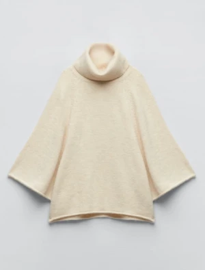 Stickad tröja - Säljer denna populära tröja från zara, köpare står för frakt. Fint skick dock ett litet hål bakom axeln (inget som syns), kontakta privat för bild🫶