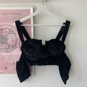 Söt topp i sammet - Supersöt topp i sammet liknande material