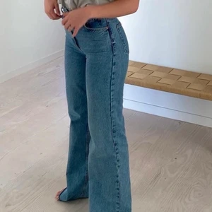 Jeans - Populära jeans från Zara. Fint skick. Knappt använda. 