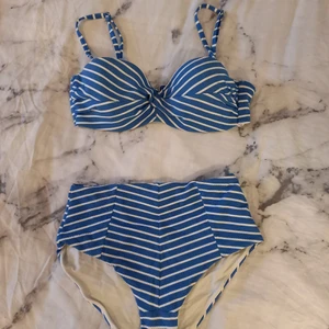 Bikini - Storlek s. Superfint skick, använd max 4 gånger. Högmidjad underdel. Nytvättad såklart.