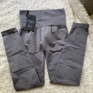 NVGTN  - NVGTN, deras contour seamless i färgen grå. Storlek xs, oanvända för råkade köpa två par från deras hemsida. Priset som gäller - godtar inte prutande   Färg grå