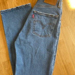 Levis ribcage - Säljer mina Levis ribcage som blivit för små.  Storlek: 23/29.  I nyskick