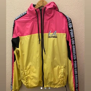 Vår / sommar jacka - Från Victoria secret. Använd 1 gång. Storlek S men passar som en M
