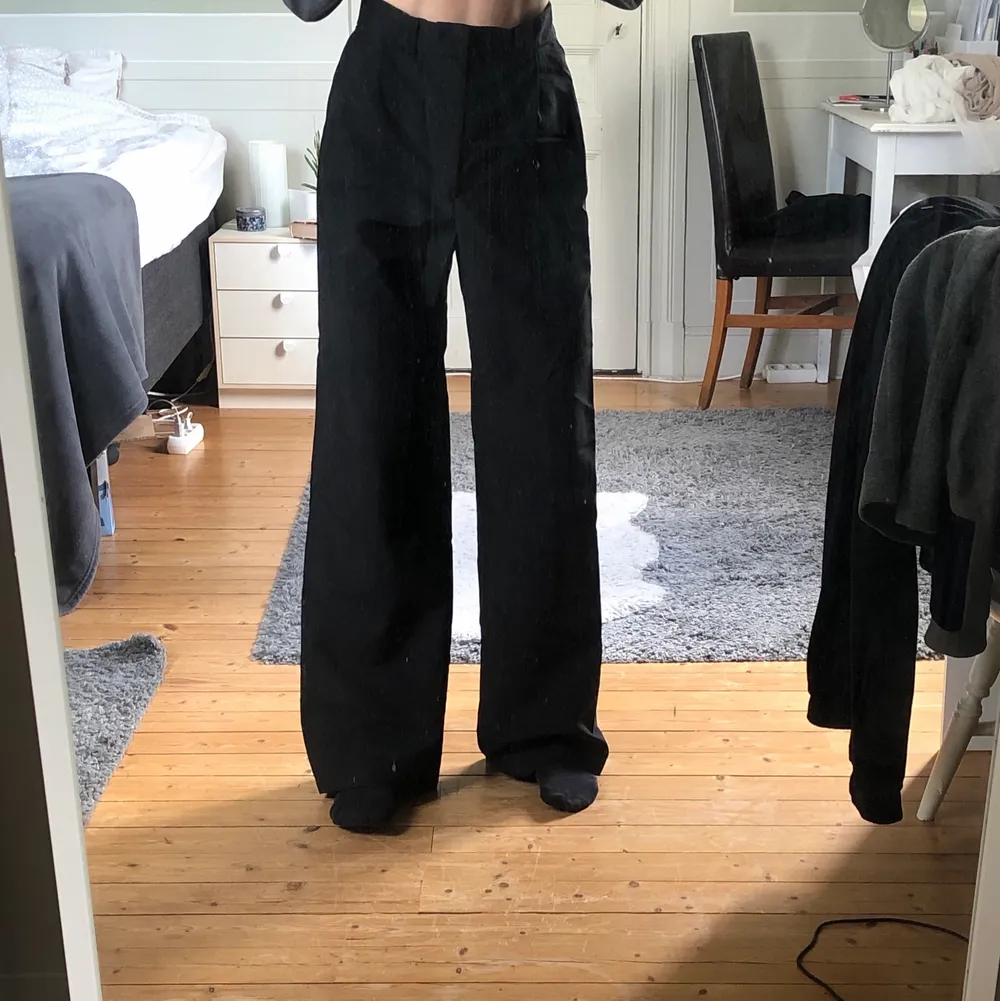 Svarta kostymbyxor. Jeans & Byxor.