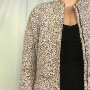 Grå kappa - Kappa i ull-mix. Kortare modell.