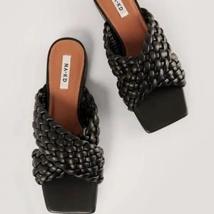 Tofflor  - Köpte förra året men kom aldrig till användning så de är helt nya!!! 