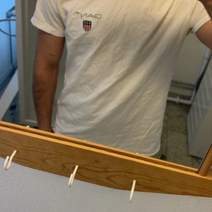 Gant T-shirt, storlek M - Sälja denna snygga T-shirt , storlek M , fint skicka .