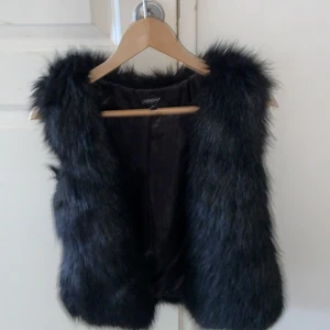 Fake päls väst - Fåtal gånger använd, från lindex