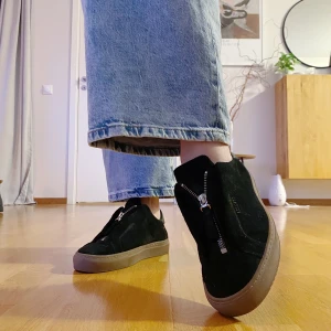Sneakers från Axel Arigato - Sneakers från Axel Arigato💜 Storlek 38, säljer pga för små. Skulle säga att de passar 38-38.5🌸