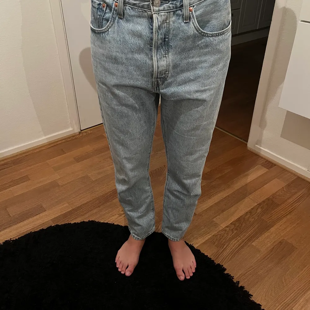 Storlek: w30 L28  Endast testade   Nypris: 1300kr  Highwaist men kan användas som Lowwaist  Frakt inkluderat i pris  Kontakta mig vid intresse av köp (sker via Swish). Jeans & Byxor.