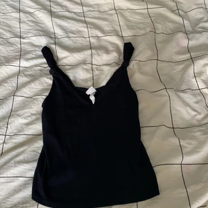 Svart linne - Ett svart bekvämt linne från HM. Storlek S, tvättas innan postningen❤️