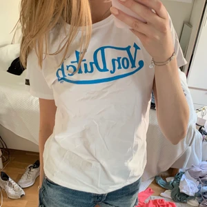 Von dutch t-shirt - Säljer denna snygga äkta von dutch t-shirten, passar de flesta storlekarna!!