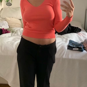 Superfin hösttröja  - Säljer denna söta tröjan från benetton, perfekt till hösten och passar flesta storlekar då den är väldigt stretchig 💗💗