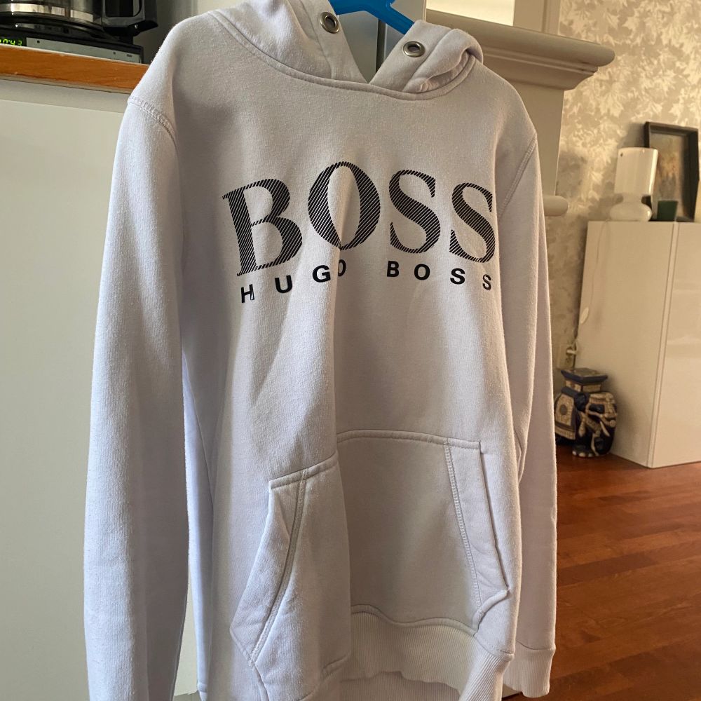 Vit Hugo Boss hoodie - Hugo Boss | Plick Second Hand