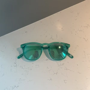 Chimi eyewear - Säljer ett par as snygga CHIMI glajjor i modellen #001 med spegelglas. Lådan tillkommer!! Dom är använda typ en gång så dom är i bästa skicket😇😇Hör av dig vid frågor eller funderingar! Skickar spårbart med postnord.