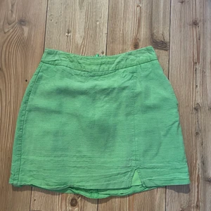 Grön kjol - Snygg grön kort kjol från Gina 