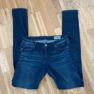 Low waist jeans  W: 30 L: 34 ”HIT LOW” fit