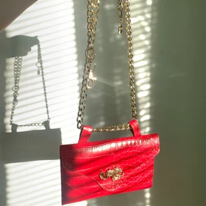 Midjeväska  - Midjeväska från prettylittlething. Aldrig använt. 