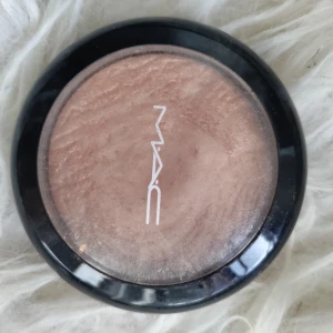 Mac golden highlighter  - Nearly new Mac highlighter in golden. Only swatched. 