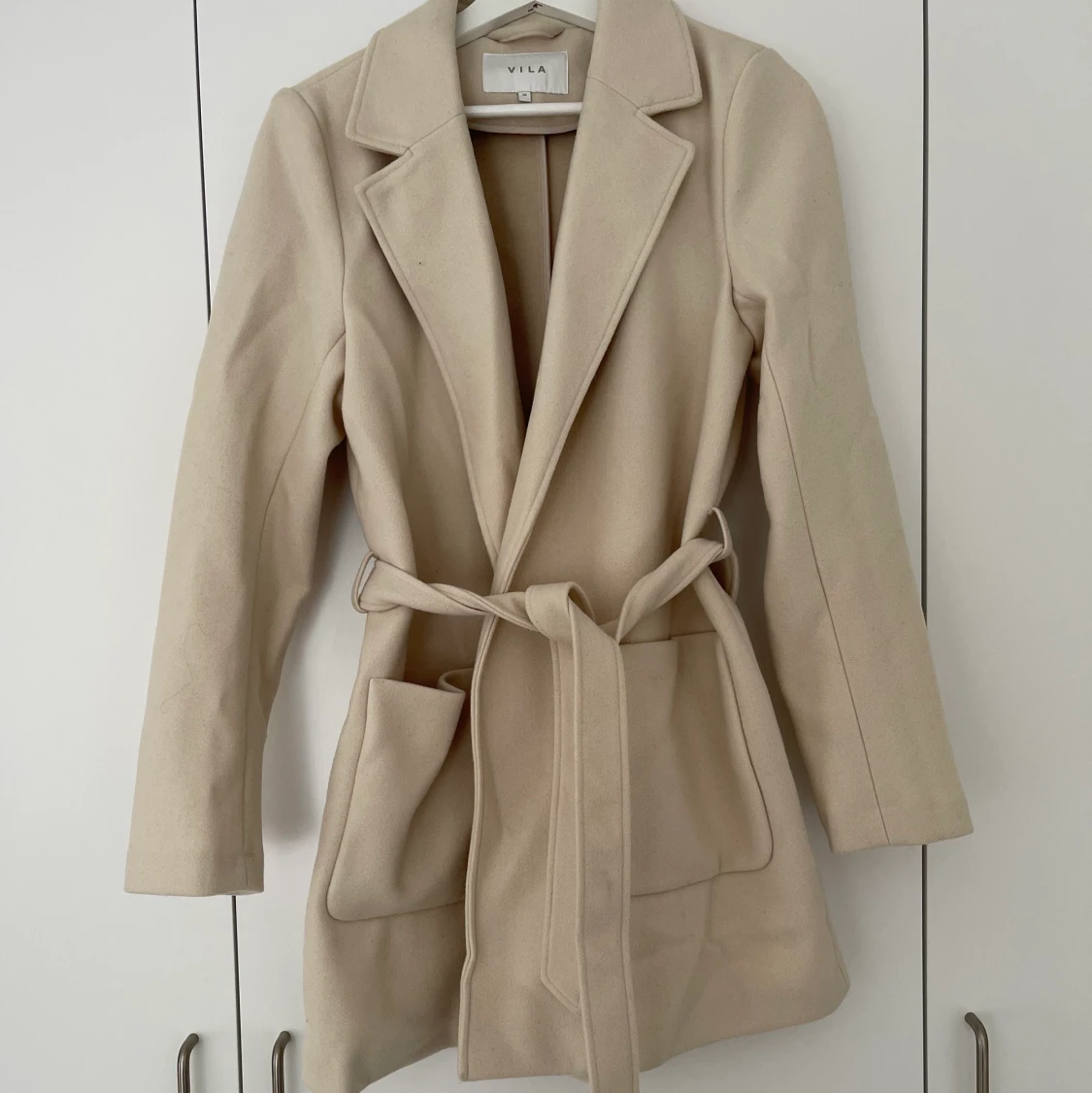 Beige höstjacka med knytning❤️ - 90