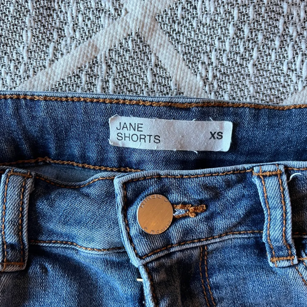 Köpte dessa för flera år sedan så har glömt var de är från. Pris: 50kr + frakt. Shorts.