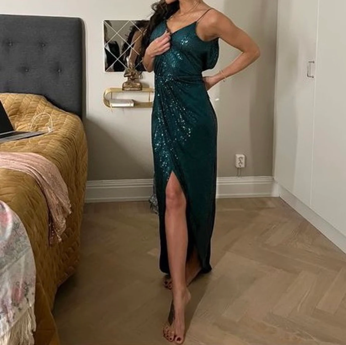 Fest klänning till salu