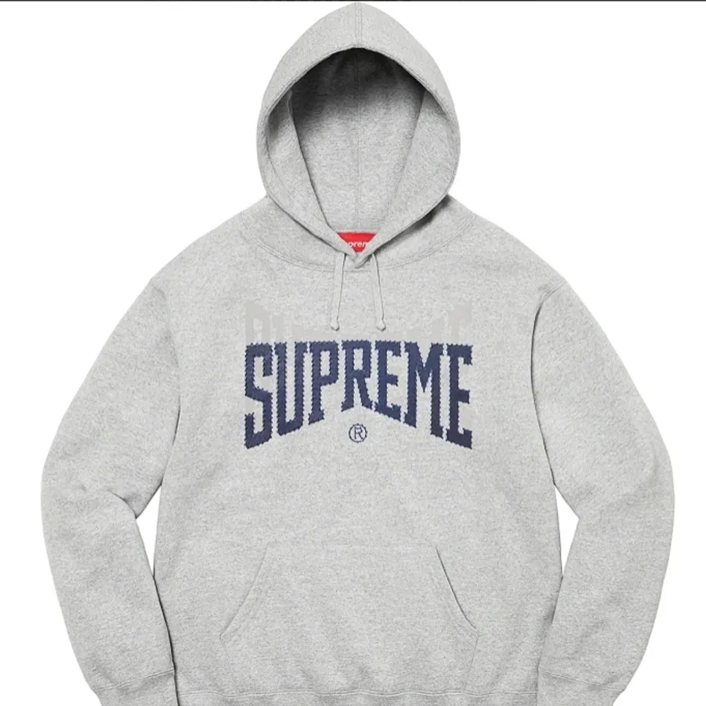 Brand new purchased from supreme + receipt. Hoodies.