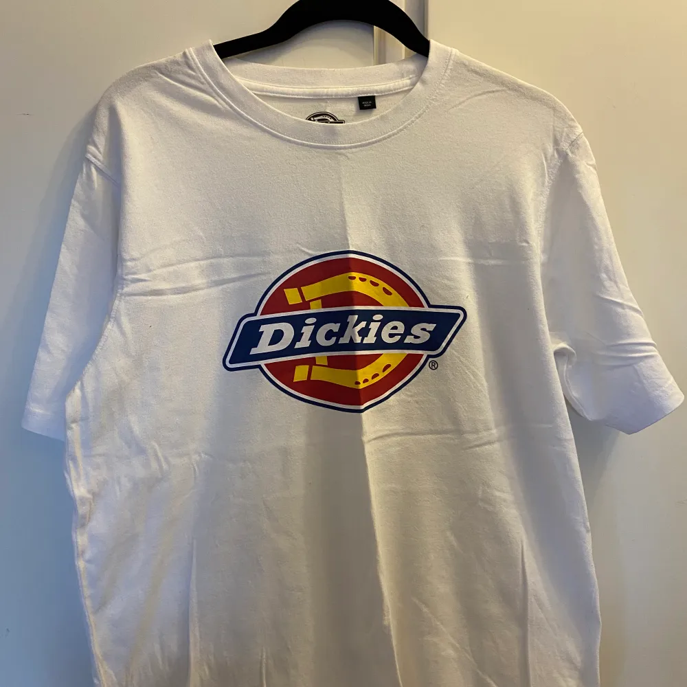 T-shirt från dickies, i bra skick💓. T-shirts.
