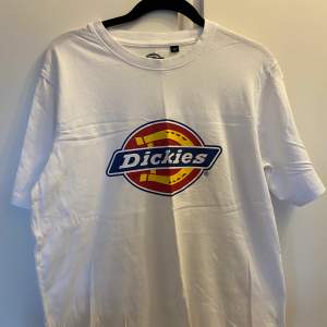 T-shirt från dickies, i bra skick💓