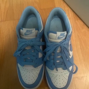 Nike Dunks university blue - Endast använda fåtal gånger. Väldigt bra skick!