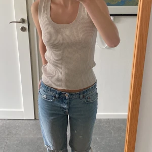 Ribbat linne - Ribbat linne, i ett tjockare material. Basic och bra⭐️Aldrig använt 