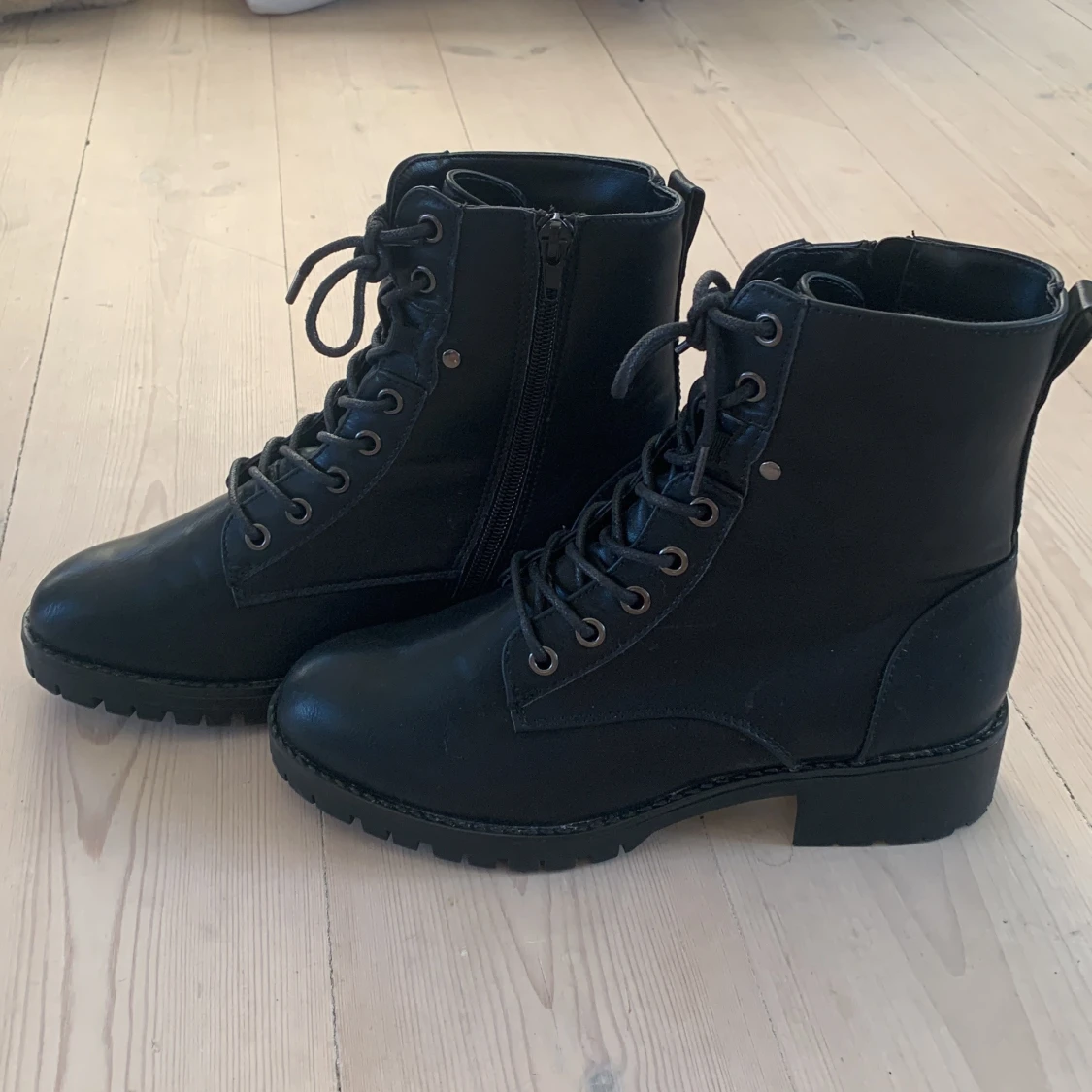 Boots - 90