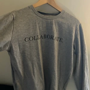 Collegetröja - Bra sick, rekommenderar kanske inte för folk med långa armar. 