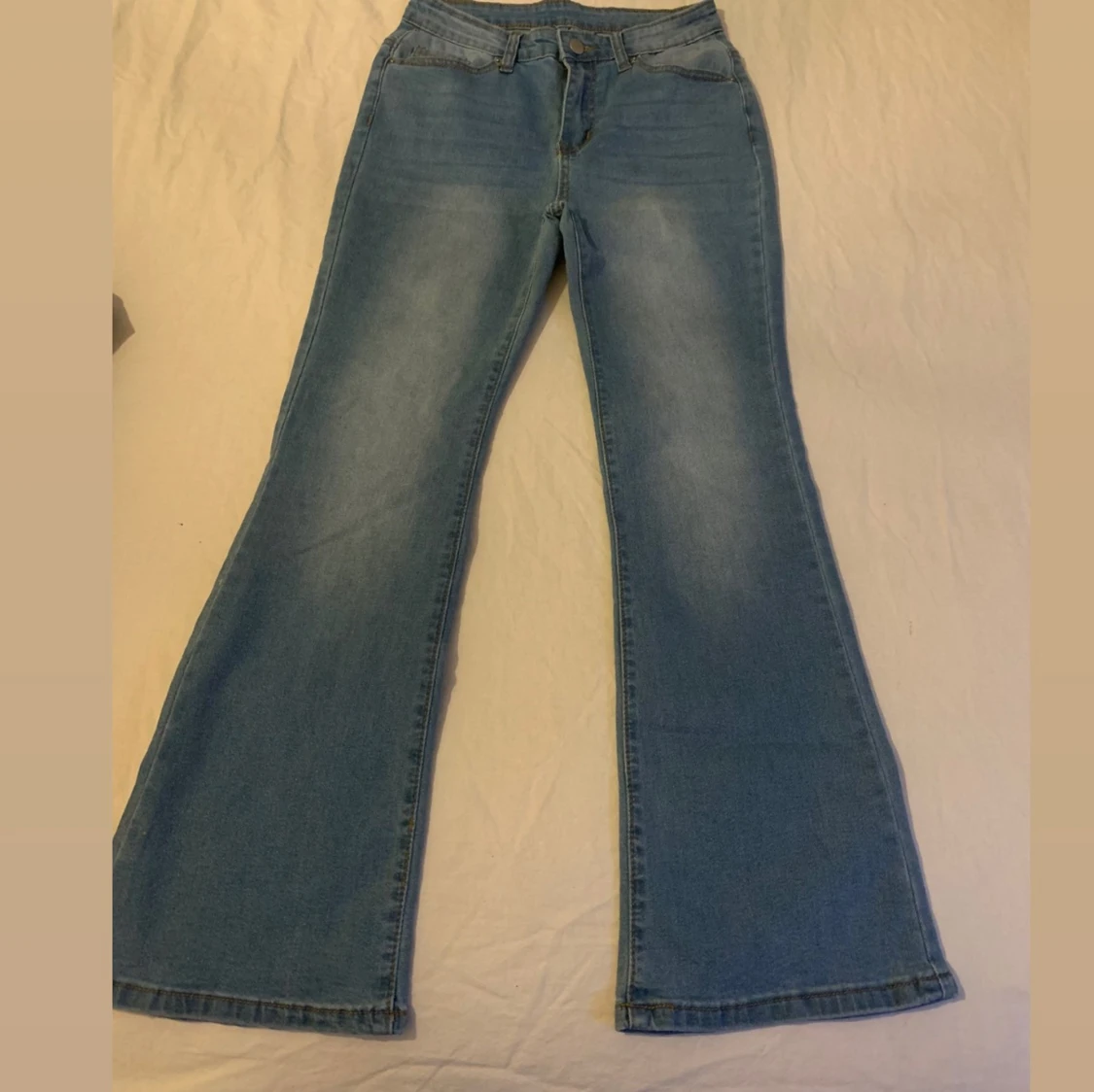 Utsvängda jeans