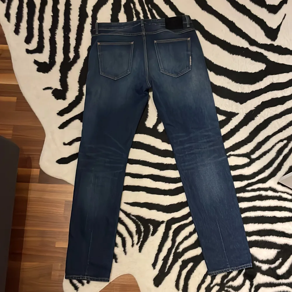 Helt nya NEUW Stockhol jeans, straight passform, köpta för 1400kr. Jeans & Byxor.