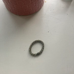 Kknekki - Jätte fin  Kknekki i nyanser va grön  äkta och aldrig använd❤️❤️