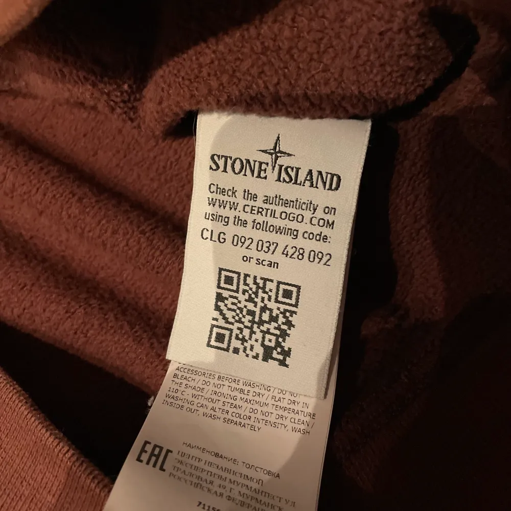 Stone island hoodie i fint skick storlek S. Hoodies.