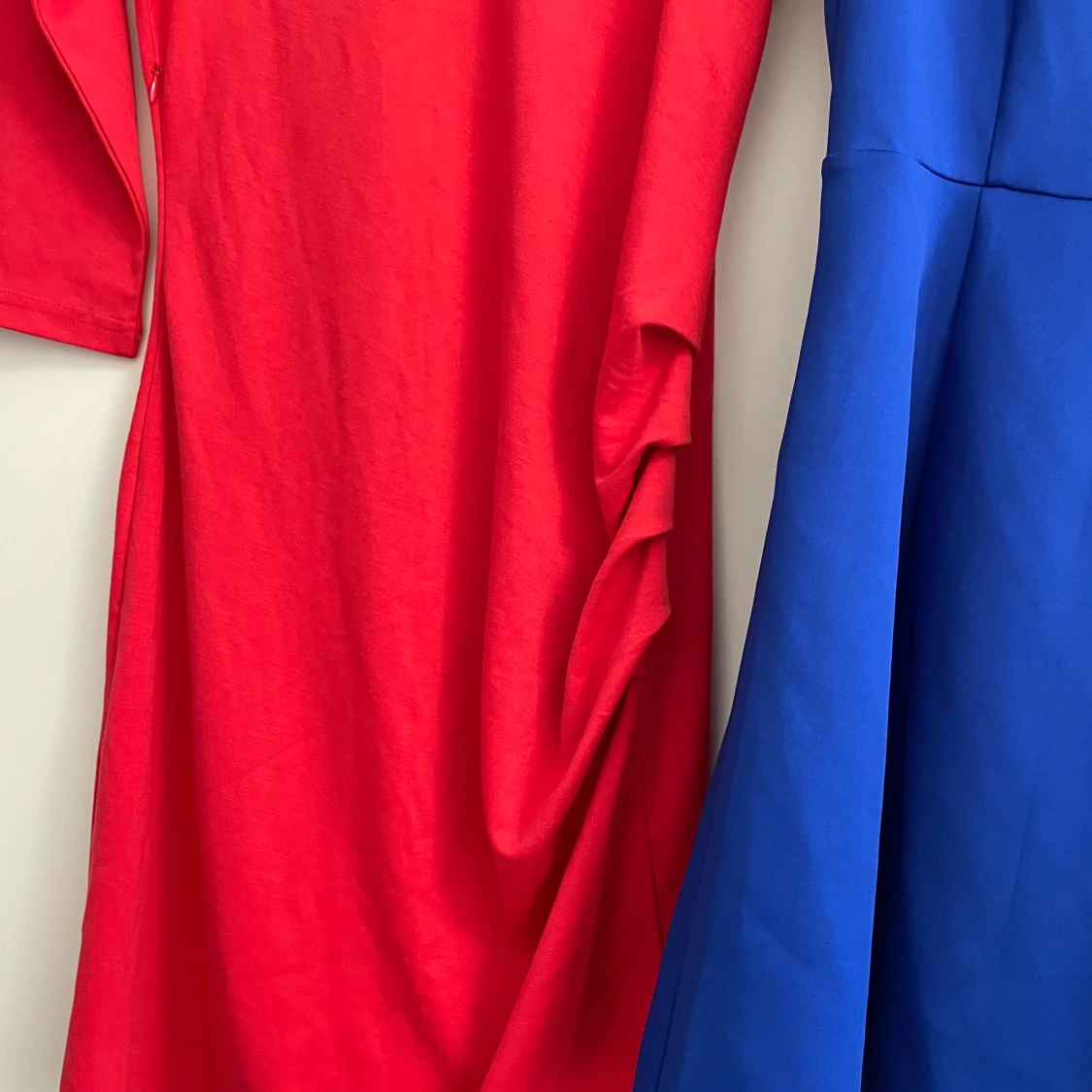 Två klänningar storlek M - 91