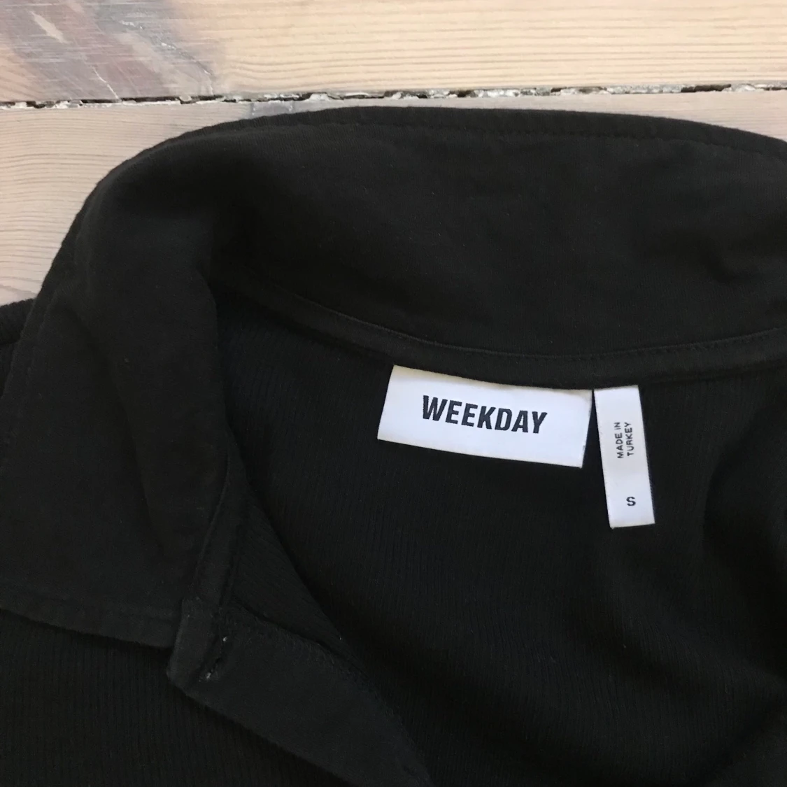 Svart långärmad croptop Weekday - 91