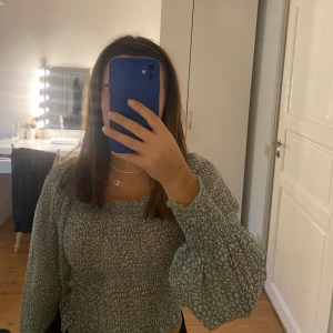 Tröja - Passar till finare tillfällen såväl som i vardagen 