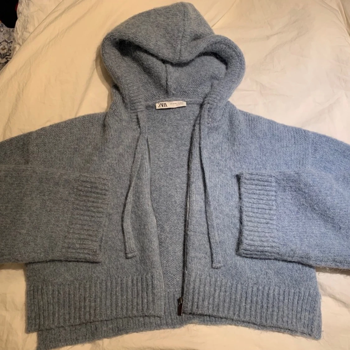 Dragkedje tröja från Zara - 90