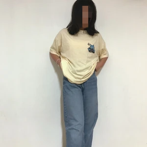 T shirt  - Säljer T-shirt för 120kr. Jag köpte den för 200kr och är fortfarande helt ny. Frakt tillkommer :))