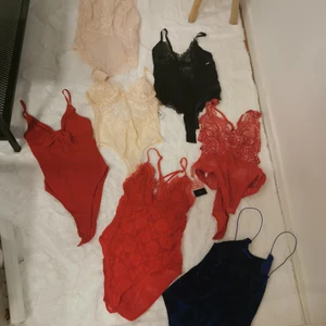 Bodys h&m hunkemöller nelly XS  - Storlekar från xxs - s      pris från 80-200