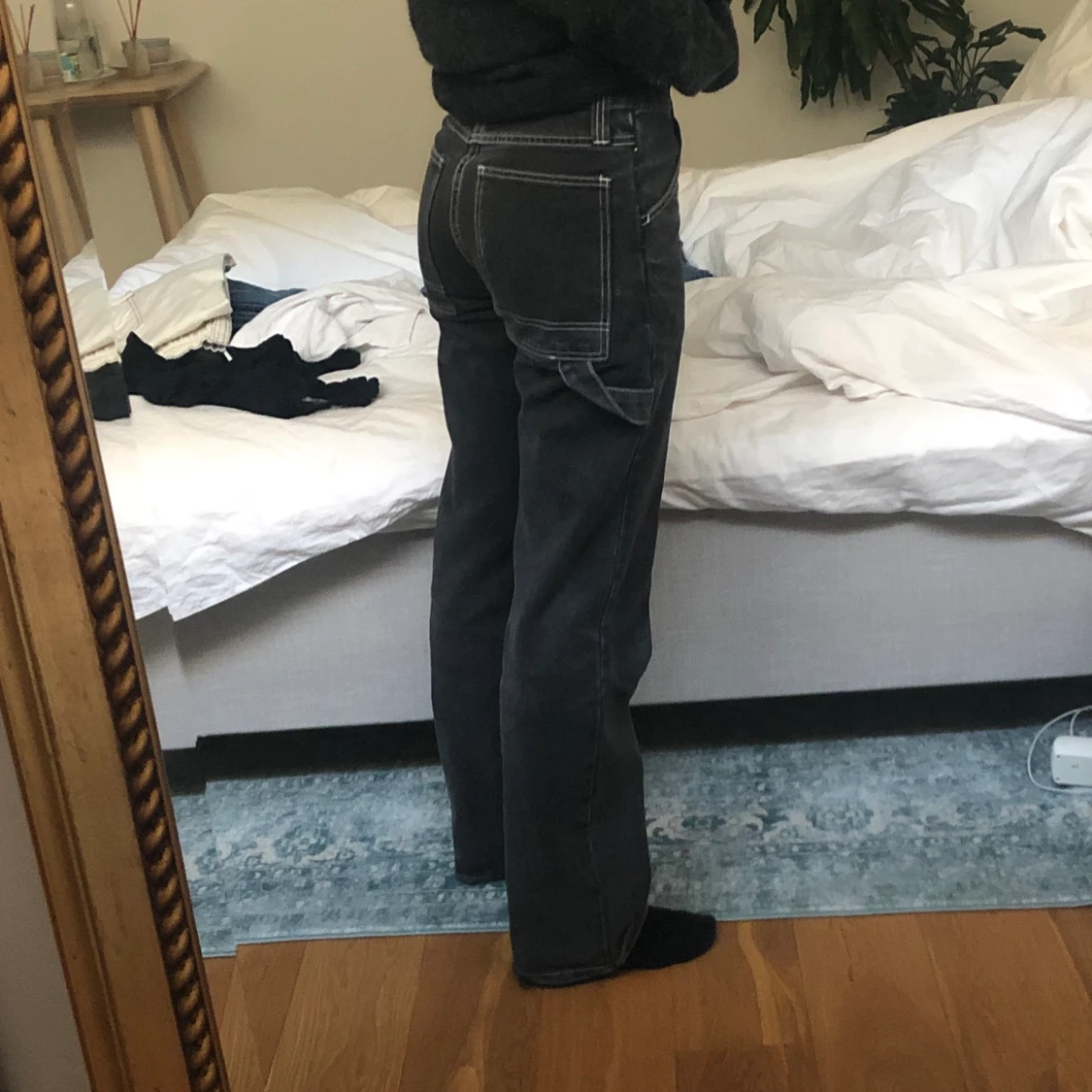 Gråa/svarta jeans  - 91