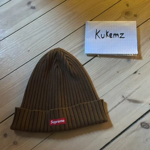 Supreme brown beanie - Brown beanie never really worn just sat in my closet very good condition 