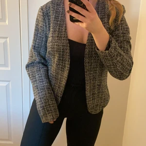 Kofta/jacka  - Aldrig använd, passar mig som har S annars 