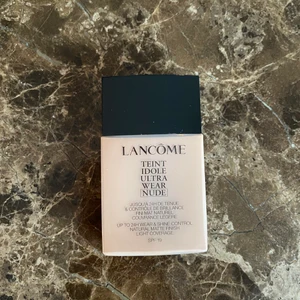 Lancome foundation shade 03 - Lancome foundation shade 03. 1/2 kvar i flaskan.